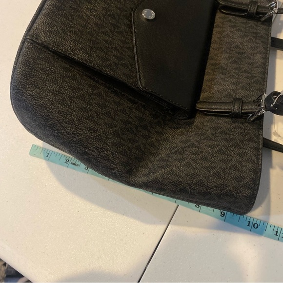 MICHAEL KORS Jet Set Medium Logo Pocket Tote Bag Black - Picture 11 of 16